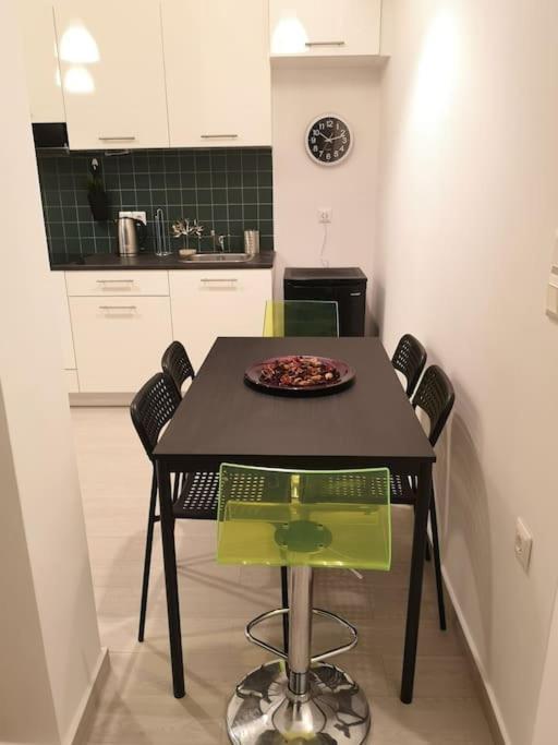 Feel@home Apartment